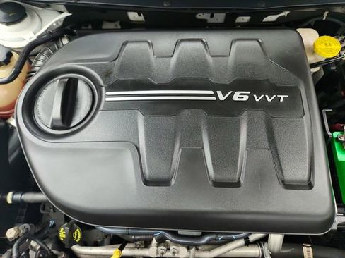 Used 2018 Jeep Cherokee Limited image 40