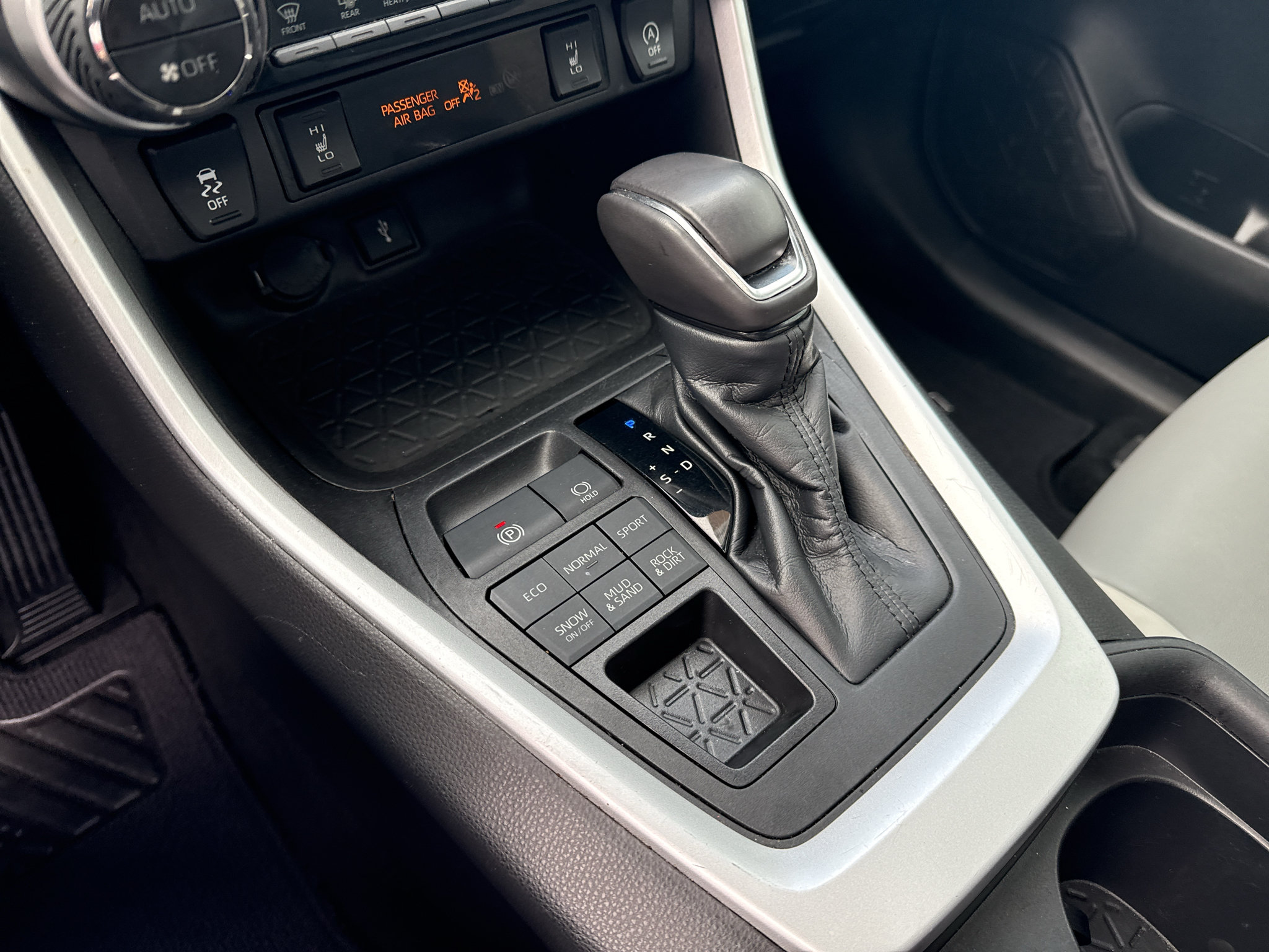 Certified 2021 Toyota RAV4 XLE Premium AWD/4WD image 20