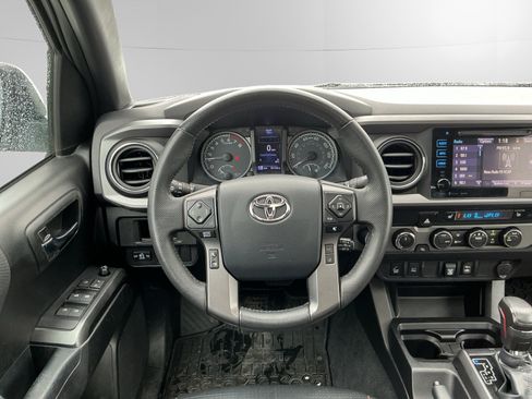 Used 2019 Toyota Tacoma TRD Pro AWD/4WD image 12