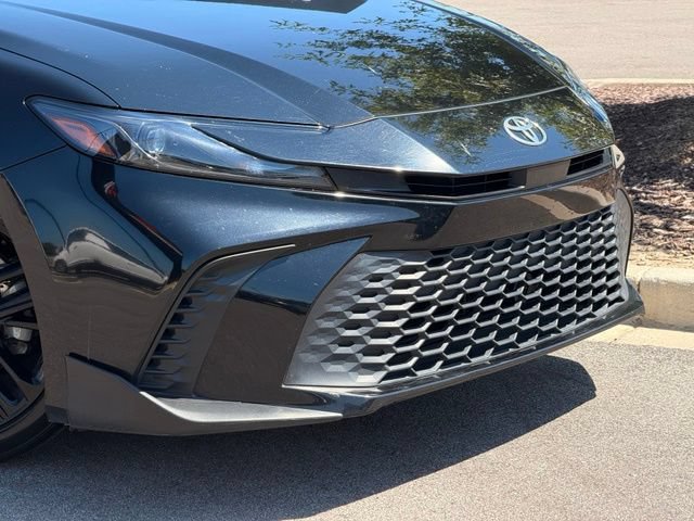 Used 2025 Toyota Camry SE FWD image 3