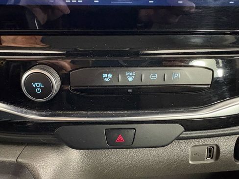 Used 2023 Ford Transit 350 XLT image 25