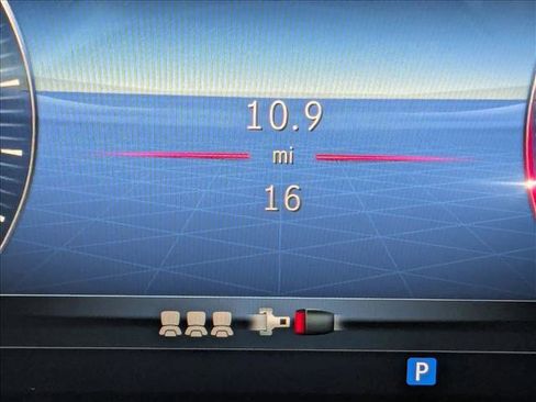 New 2026 Mercedes-Benz GLB 250 image 6