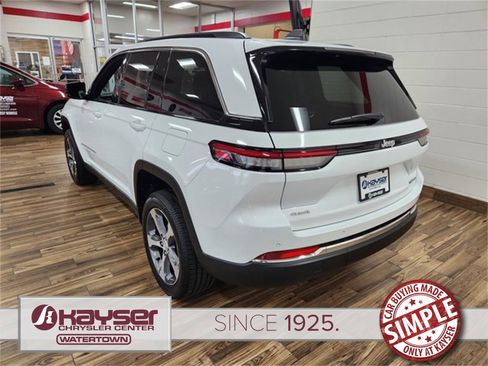 New 2025 Jeep Grand Cherokee Limited w/ Trailer Tow Package image 4