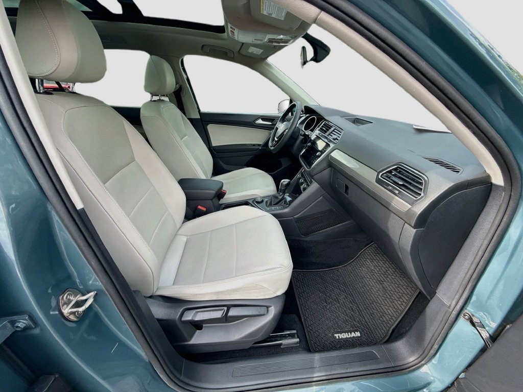 Used 2020 Volkswagen Tiguan SE w/ Panoramic Sunroof Package AWD/4WD image 35
