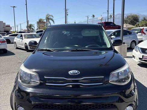 Used 2018 Kia Soul + FWD image 5