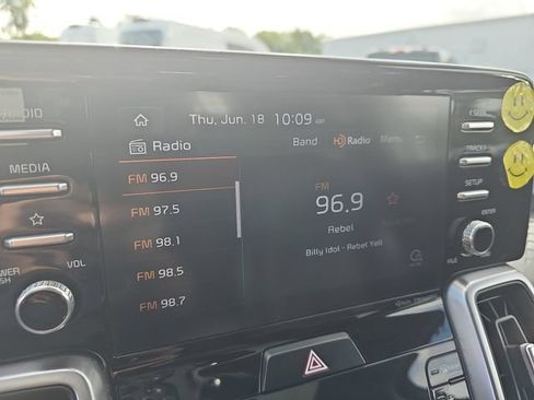 Used 2021 Kia Sorento EX FWD image 19
