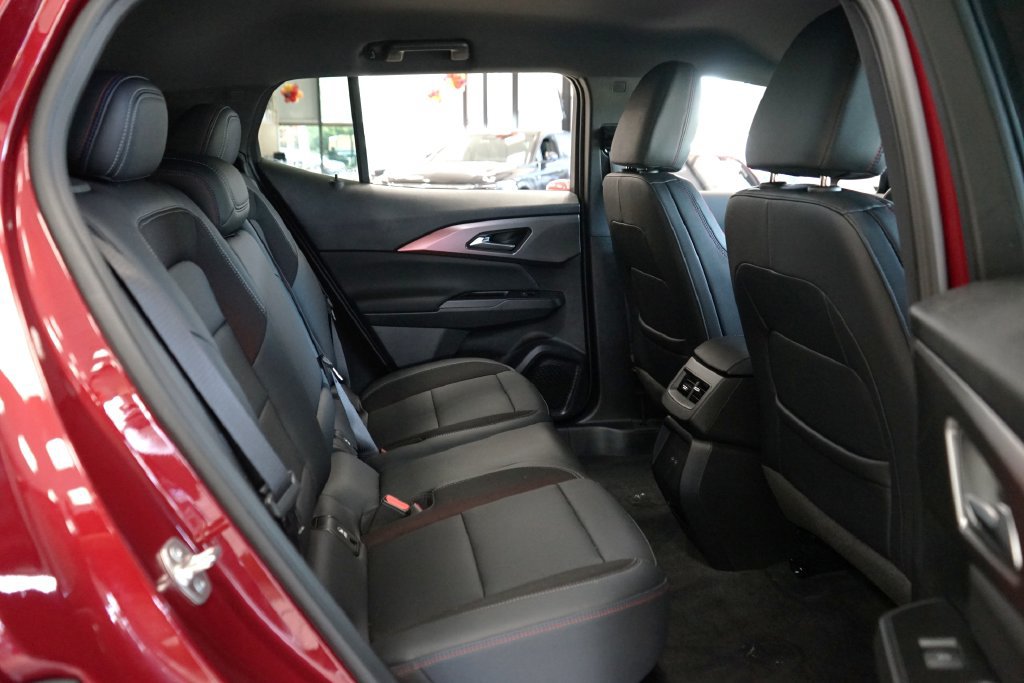 Used 2024 Chevrolet Equinox EV RS w/ Active Safety Package 3 FWD image 13