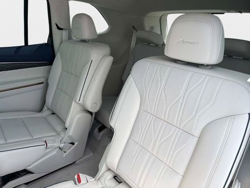 New 2026 Buick Enclave Avenir FWD image 12