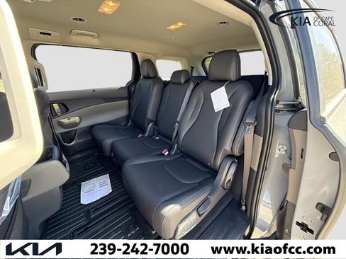 New 2026 Kia Carnival EX image 21