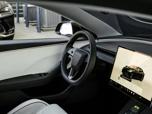 Used 2024 Tesla Model 3 Performance AWD/4WD image 15