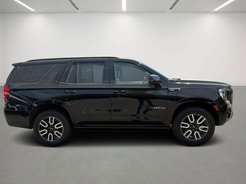 Used 2023 GMC Yukon AT4 w/ AT4 Premium Package AWD/4WD image 5
