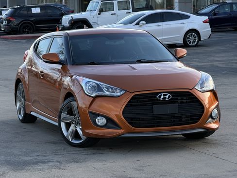 Used 2013 Hyundai Veloster Turbo image 3