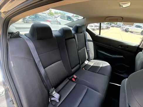 Used 2025 Nissan Altima 2.5 SV FWD image 25