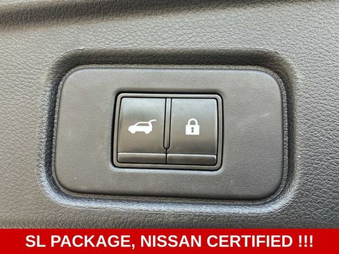 Used 2022 Nissan Pathfinder SL AWD/4WD image 10