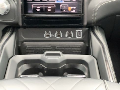 Used 2025 RAM 1500 Limited AWD/4WD image 16