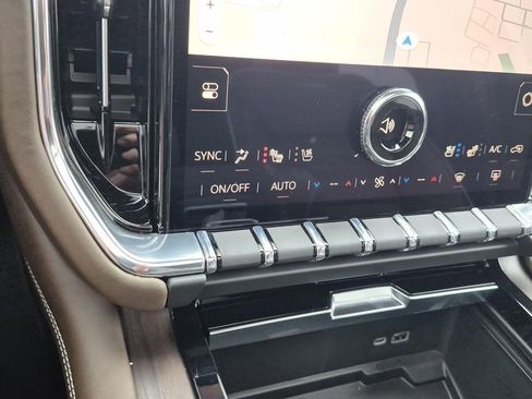 New 2026 GMC Yukon Denali Ultimate w/ LPO, Floor Liner Package AWD/4WD image 29