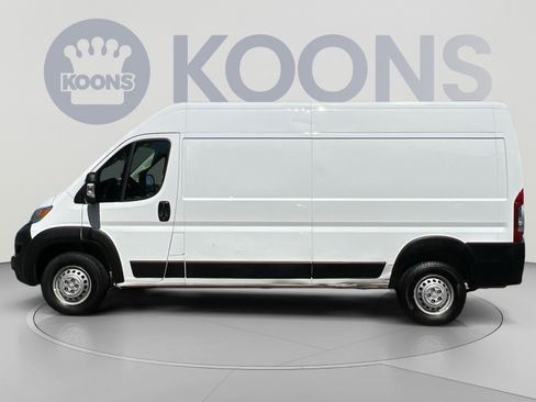 Used 2025 RAM ProMaster 2500 w/ Convenience Group FWD image 2