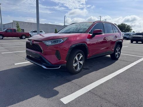 Used 2021 Toyota RAV4 SE w/ Weather & Moonroof Package AWD/4WD image 7