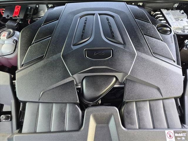 Used 2025 Porsche Cayenne AWD/4WD image 24