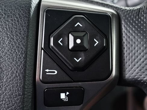Used 2017 Toyota Tacoma Limited w/ Tow Package AWD/4WD image 32