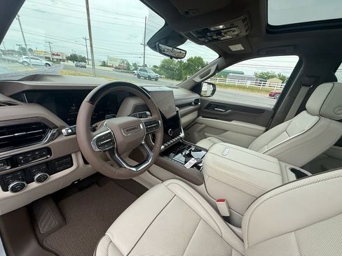 Used 2026 GMC Yukon XL Denali w/ Denali Reserve Package AWD/4WD image 14