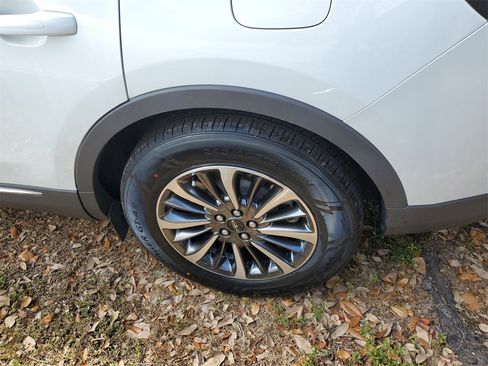 Used 2023 Lincoln Nautilus Reserve image 8