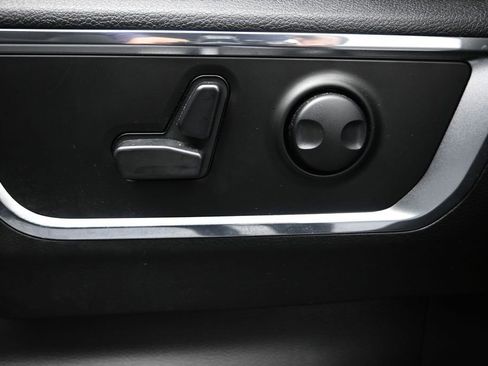 Used 2025 RAM 1500 Laramie w/ Night Edition RWD image 11