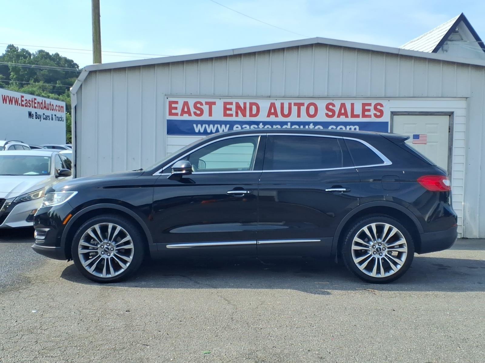 Used 2017 Lincoln MKX Reserve w/ Driver Assistance Package AWD/4WD image 2