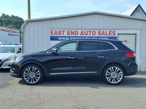 Used 2017 Lincoln MKX Reserve w/ Driver Assistance Package AWD/4WD image 2