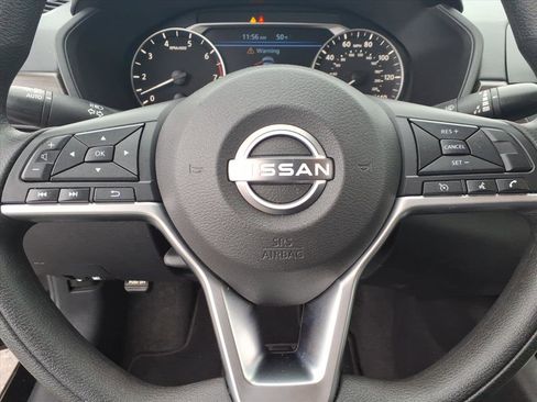 Used 2024 Nissan Altima 2.5 SV image 17