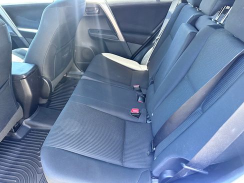 Used 2015 Toyota RAV4 LE AWD/4WD image 6