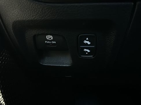Used 2025 RAM 1500 Big Horn AWD/4WD image 23