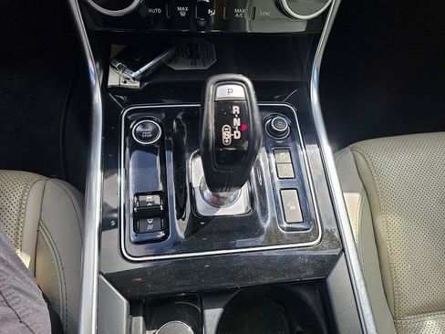 Used 2020 Jaguar XE S RWD image 13