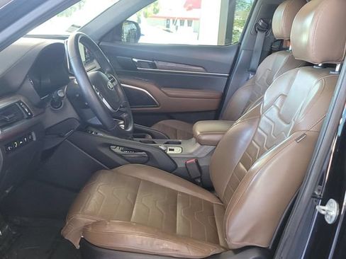 Used 2021 Kia Telluride SX w/ SX Prestige Package AWD/4WD image 9