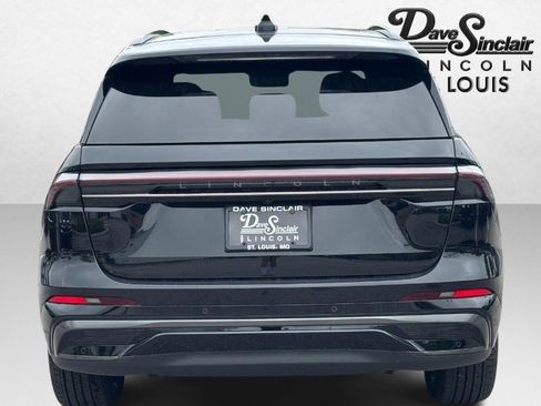 Certified 2025 Lincoln Nautilus Reserve AWD/4WD image 4