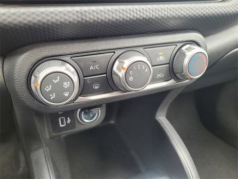 Used 2024 Nissan Kicks S image 14