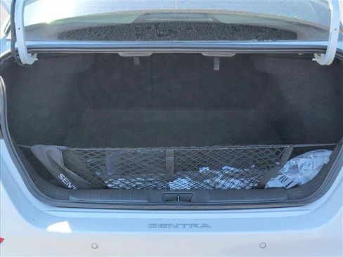 New 2025 Nissan Sentra SR w/ SR Premium Package FWD image 6