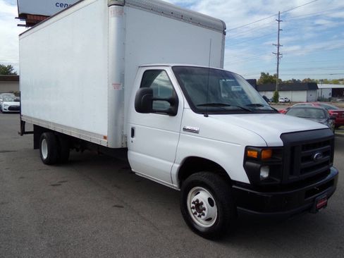 Used 2017 Ford E-450 and Econoline 450 Super Duty w/ Power Windows & Locks Group image 56