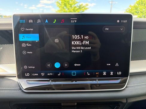 Certified 2025 Volkswagen Tiguan SE image 21