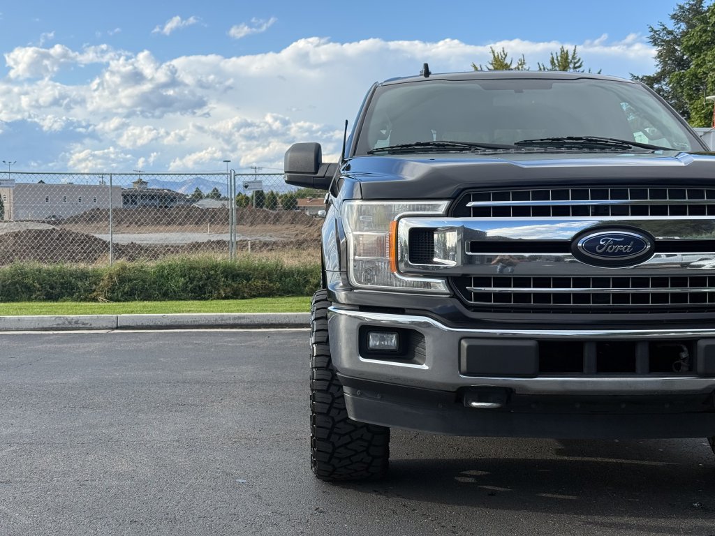 Used 2018 Ford F150 XLT w/ Equipment Group 302A Luxury AWD/4WD image 4