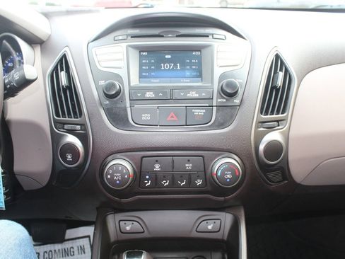 Used 2014 Hyundai Tucson SE image 24