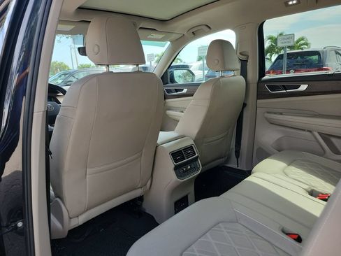 Certified 2024 Volkswagen Atlas SEL Premium R-Line AWD/4WD image 17