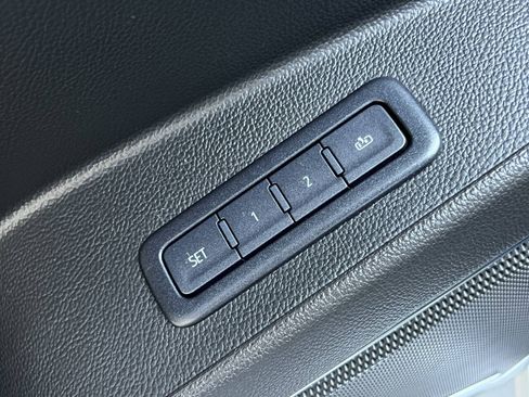 Used 2019 GMC Yukon SLT AWD/4WD image 32