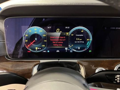 Used 2022 Mercedes-Benz E 350 Sedan image 26
