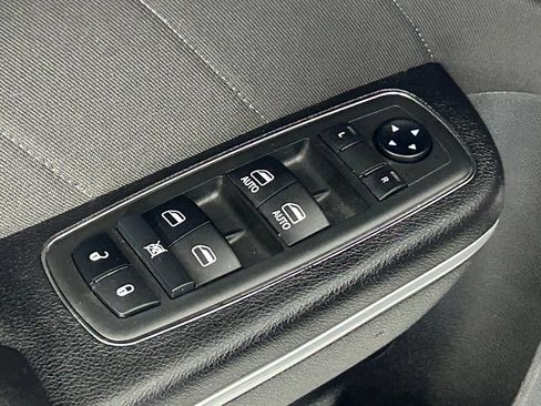 Used 2019 Dodge Charger SXT AWD/4WD image 29