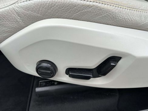Used 2019 Volvo XC90 T6 Momentum w/ Advanced Package image 19