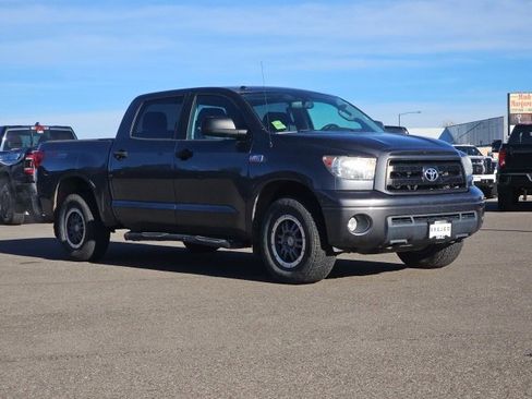 Used 2013 Toyota Tundra 4x4 CrewMax image 2