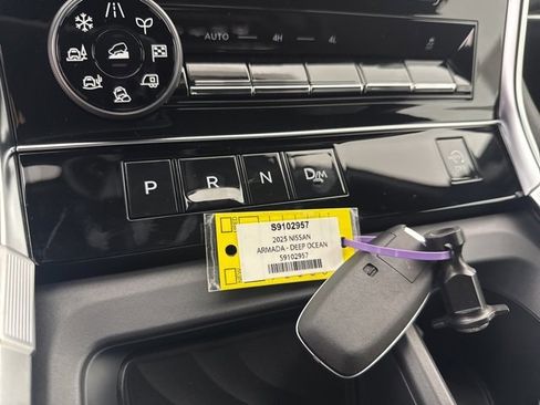 New 2025 Nissan Armada SL w/ Captain's Chari Seat Package image 31