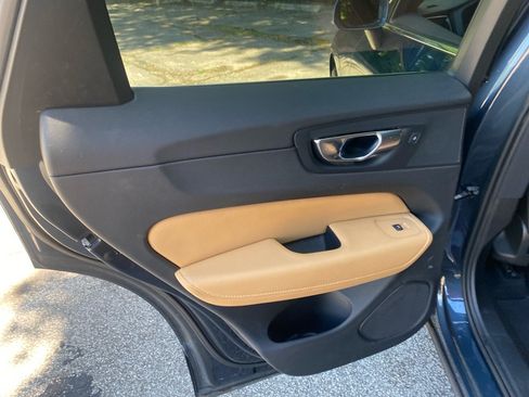Used 2019 Volvo XC60 T6 Momentum w/ Premium Package AWD/4WD image 20