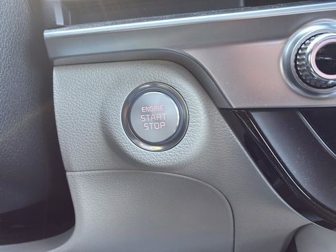 Used 2025 Kia Telluride S image 26